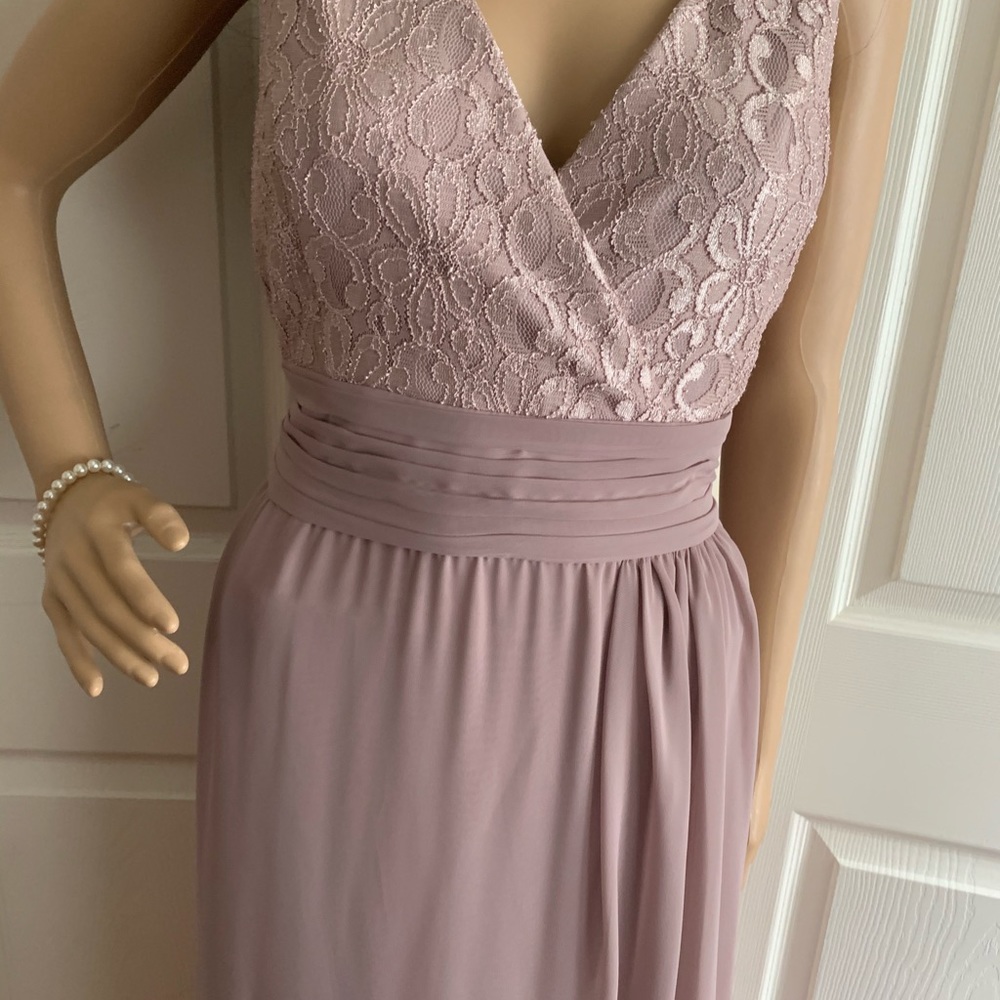 Beautiful Evening Gown - Picture 8 of 16
